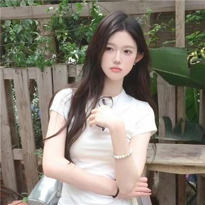 驼背人与舞女